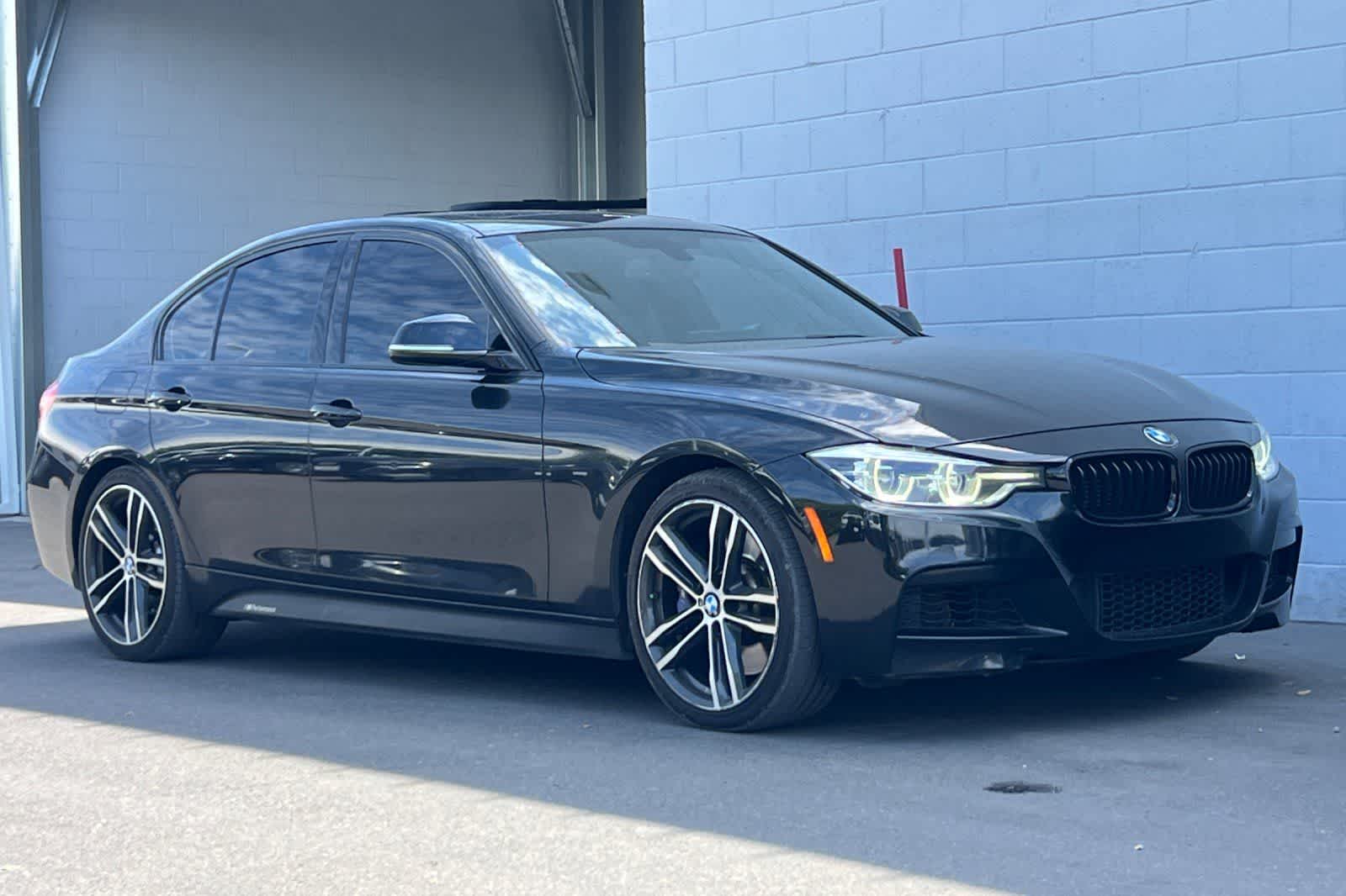 Thumbnail: 2018 BMW 3 Series - 10