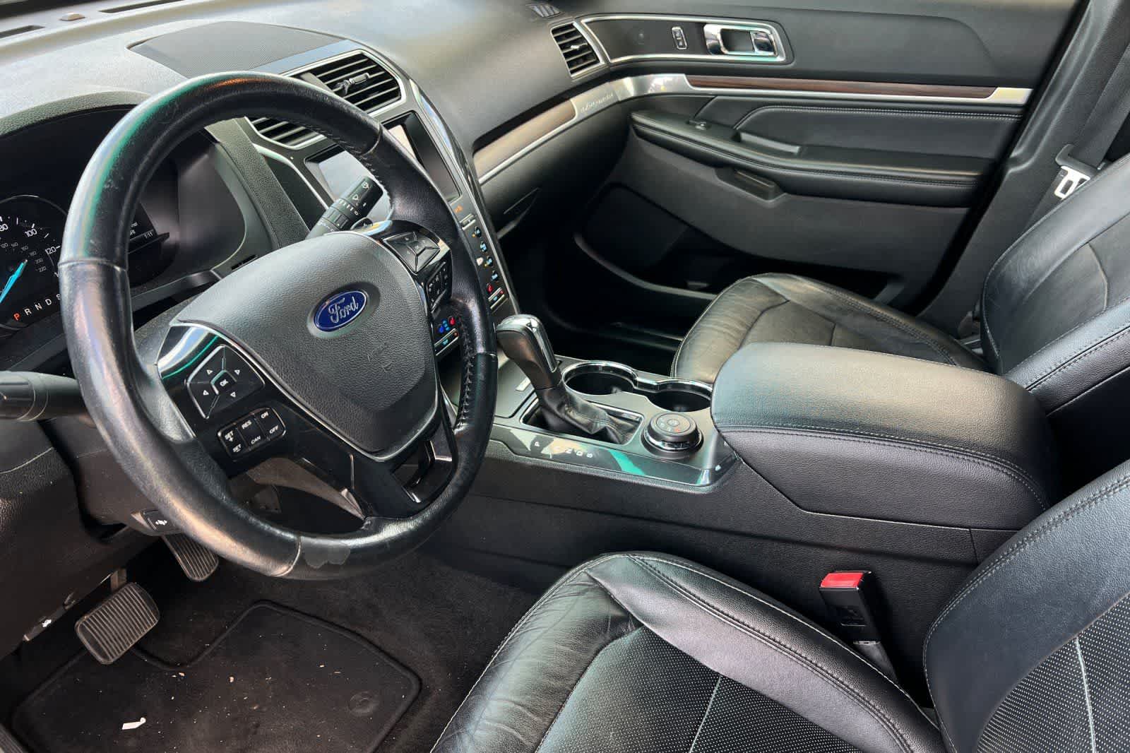 Thumbnail: 2016 Ford Explorer - 14