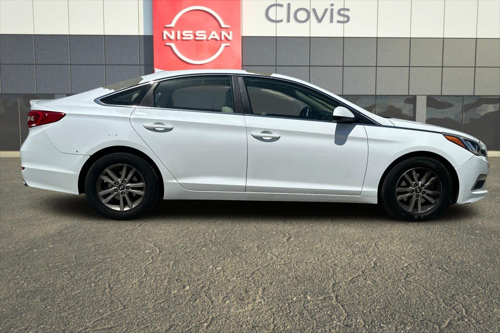 Thumbnail: 2015 Hyundai Sonata - 9