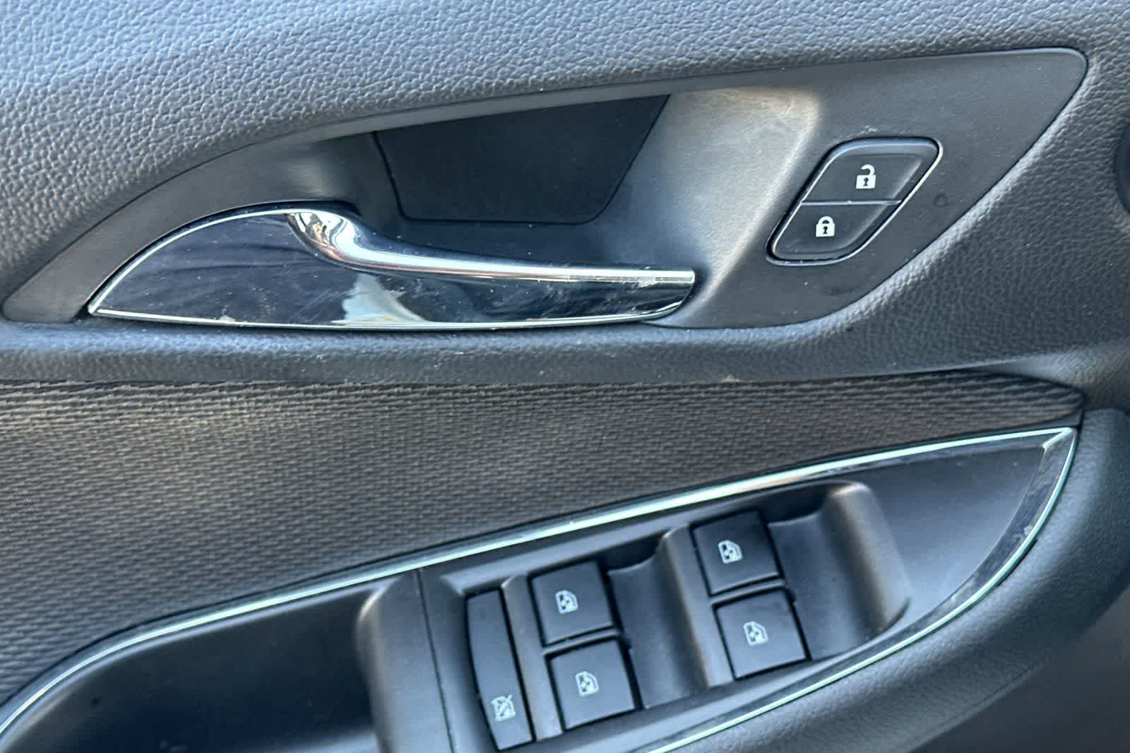 Thumbnail: 2017 Chevrolet Cruze - 15