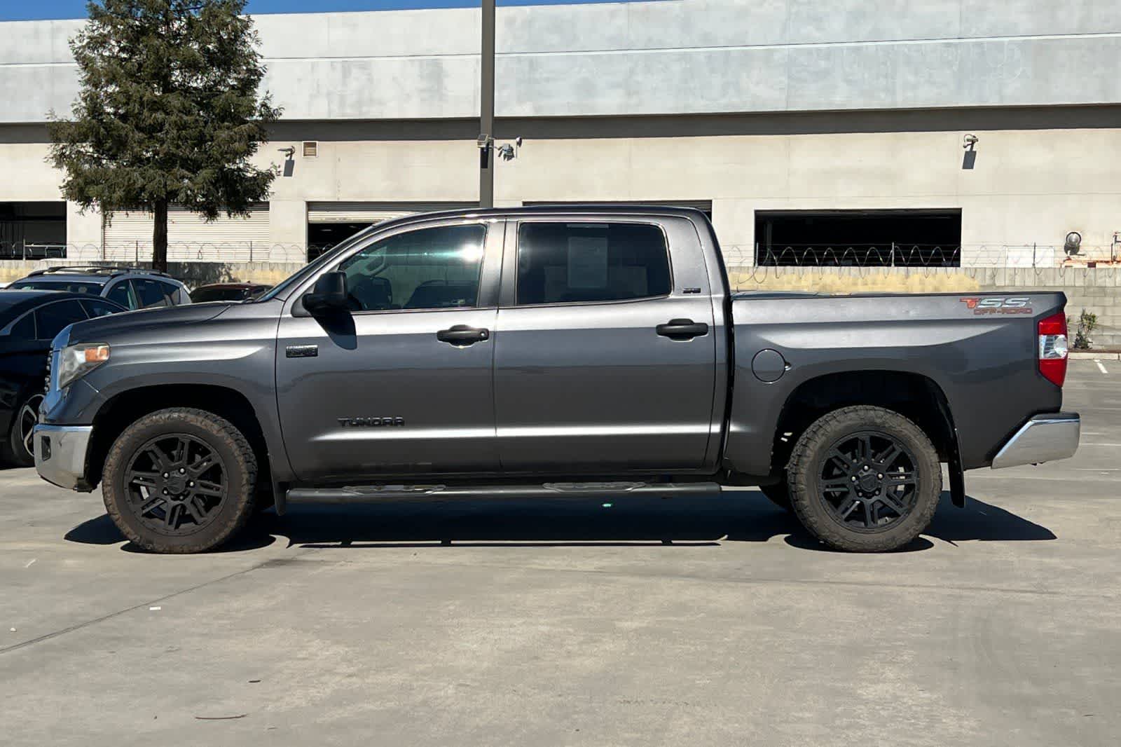 Thumbnail: 2019 Toyota Tundra - 6
