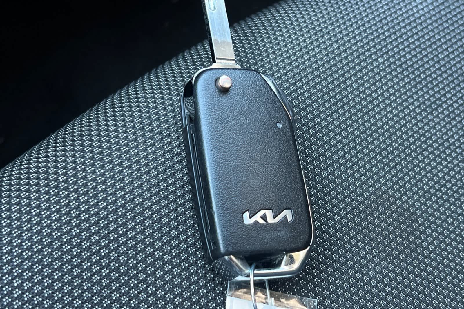 Thumbnail: 2023 Kia Forte - 23