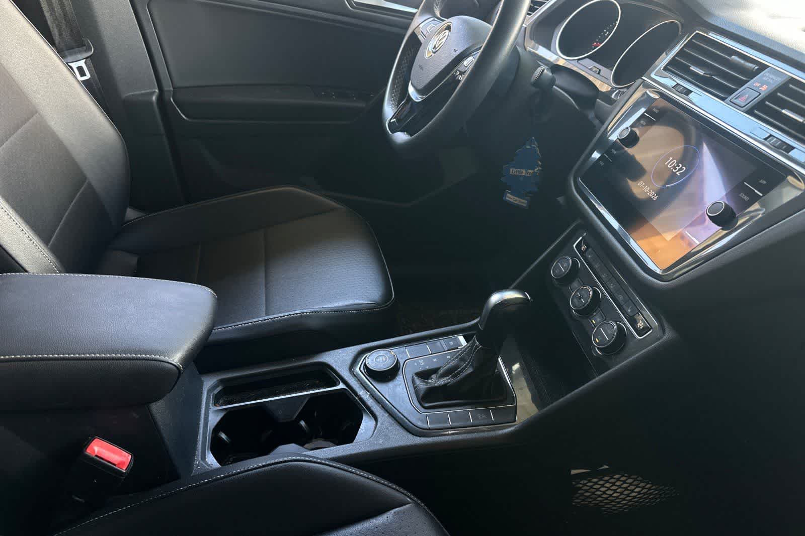 Thumbnail: 2021 Volkswagen Tiguan - 18