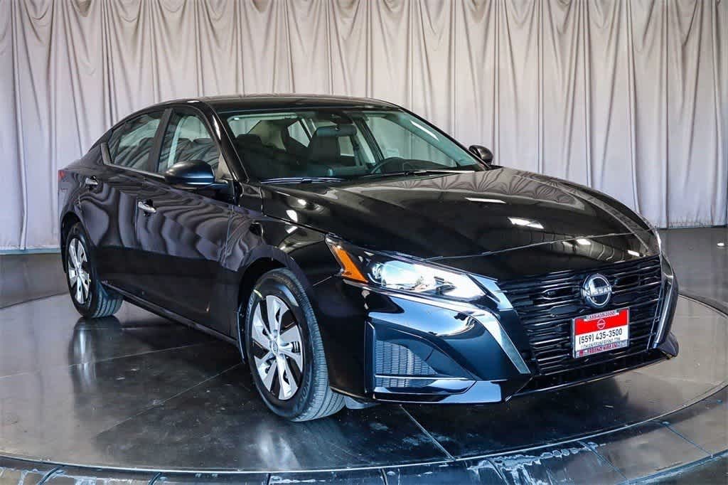 Thumbnail: 2025 Nissan Altima - 6