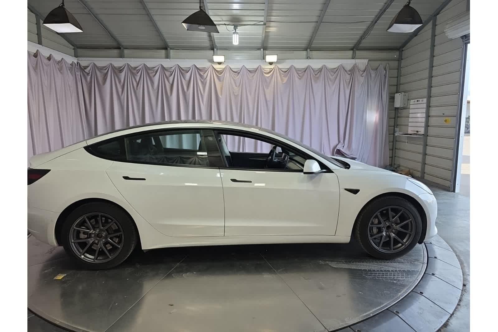 Thumbnail: 2022 Tesla Model 3 - 9