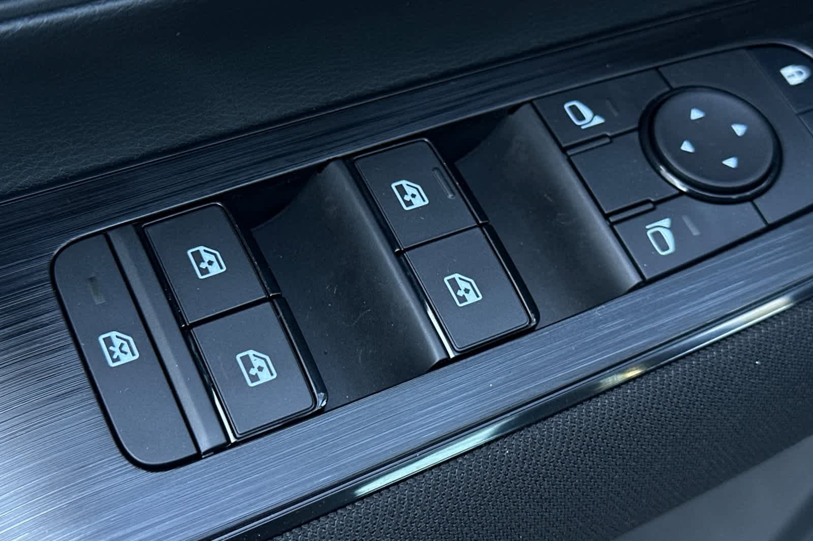 Thumbnail: 2026 Nissan Kicks - 14