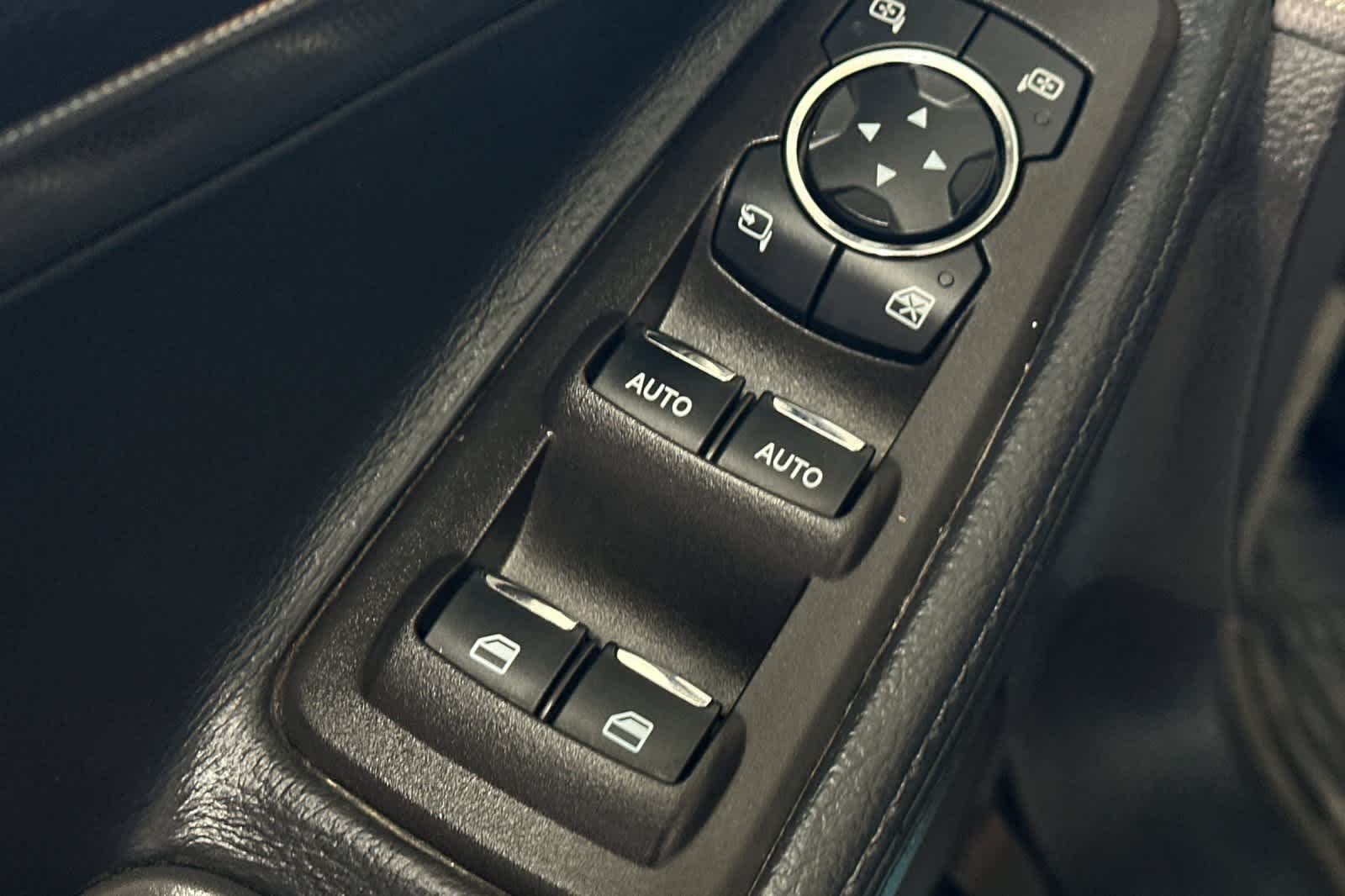Thumbnail: 2015 Ford Explorer - 16