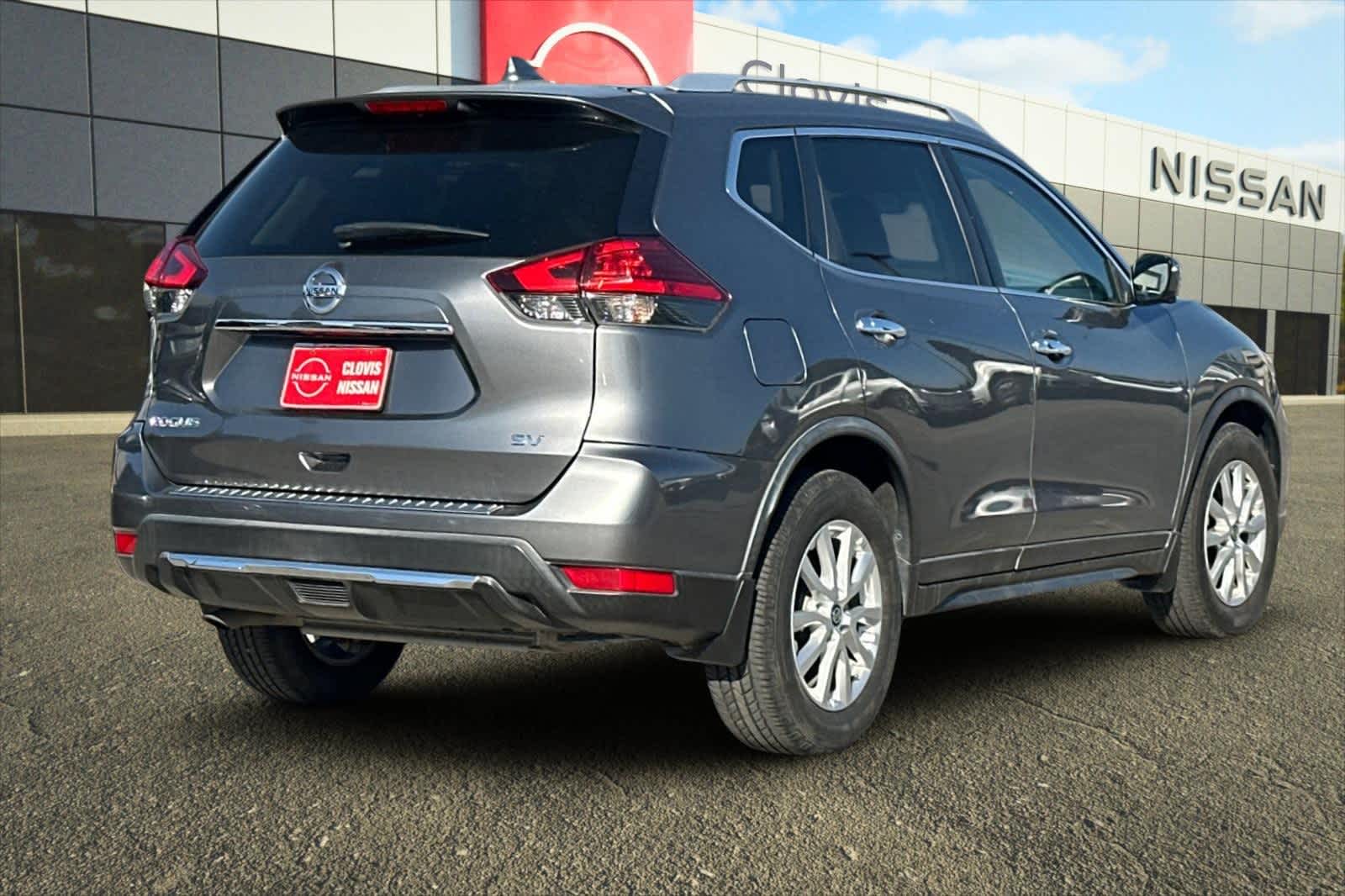 Thumbnail: 2017 Nissan Rogue - 3