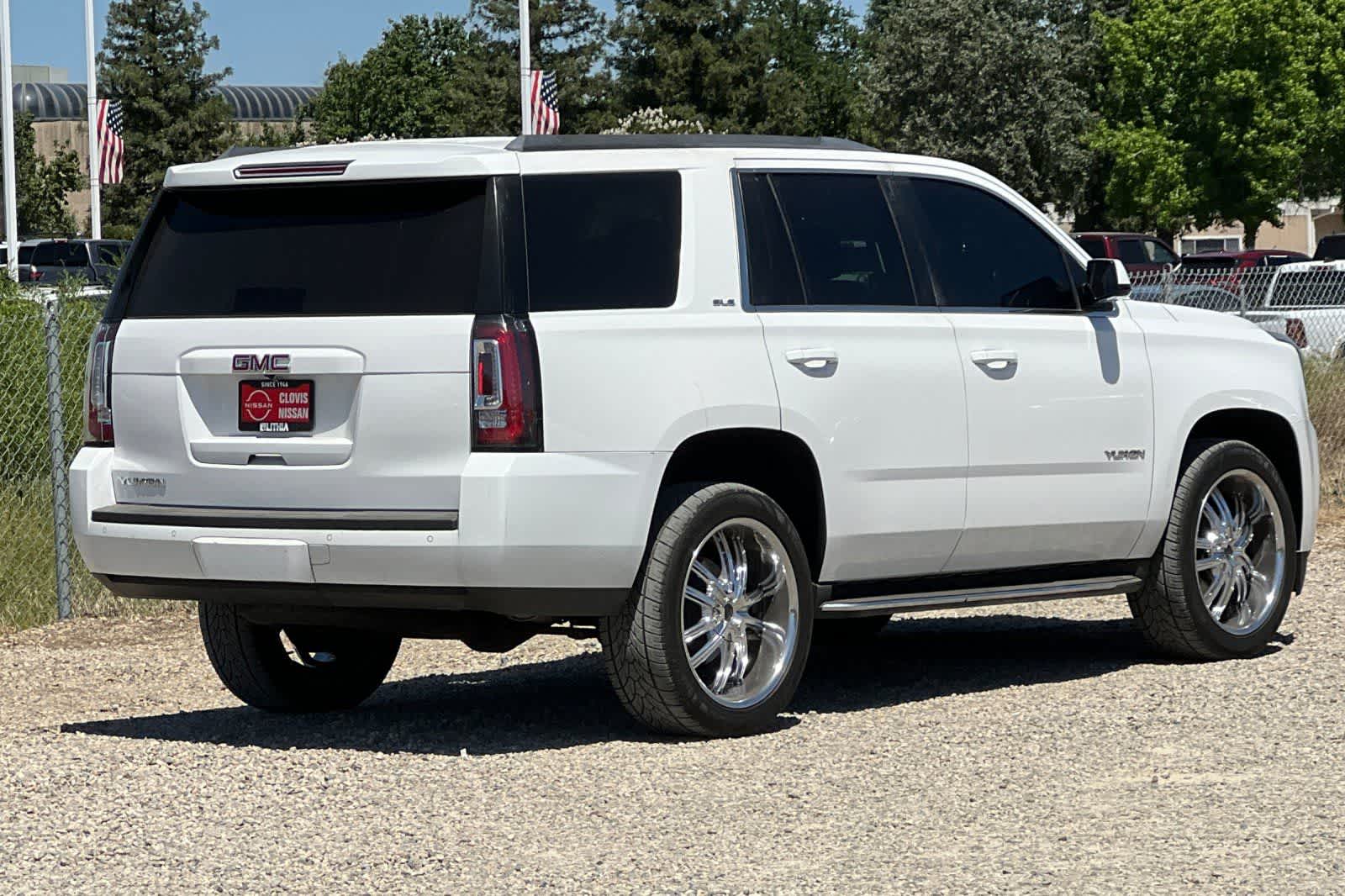 Thumbnail: 2015 GMC Yukon - 3