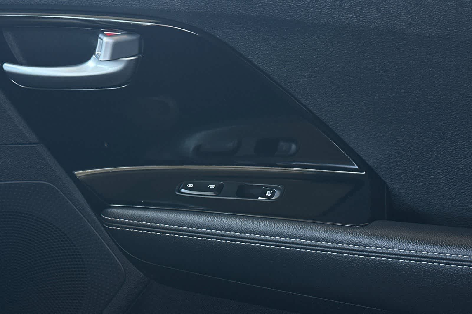 Thumbnail: 2018 Kia Niro - 18