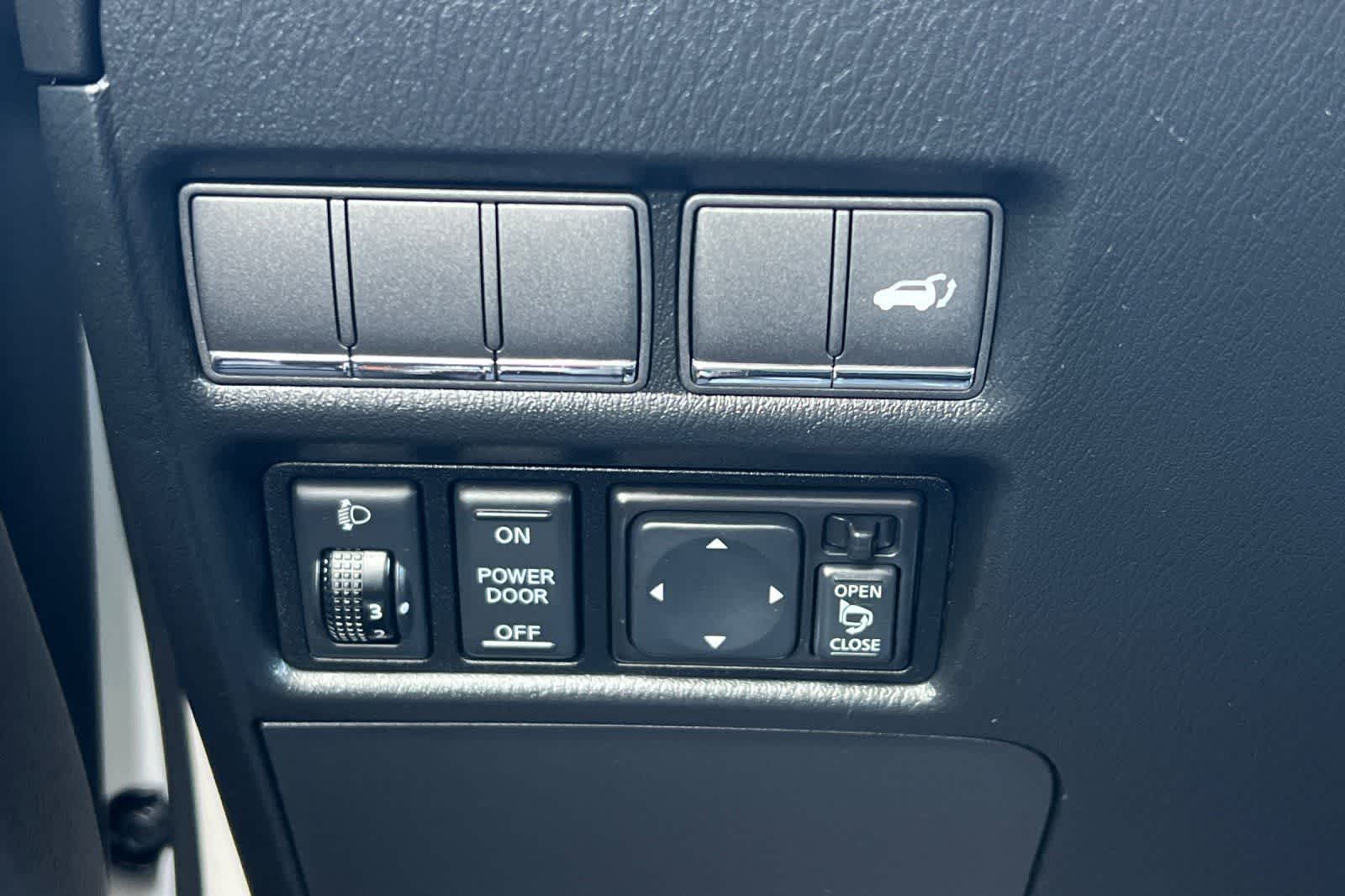 Thumbnail: 2012 INFINITI QX56 - 36