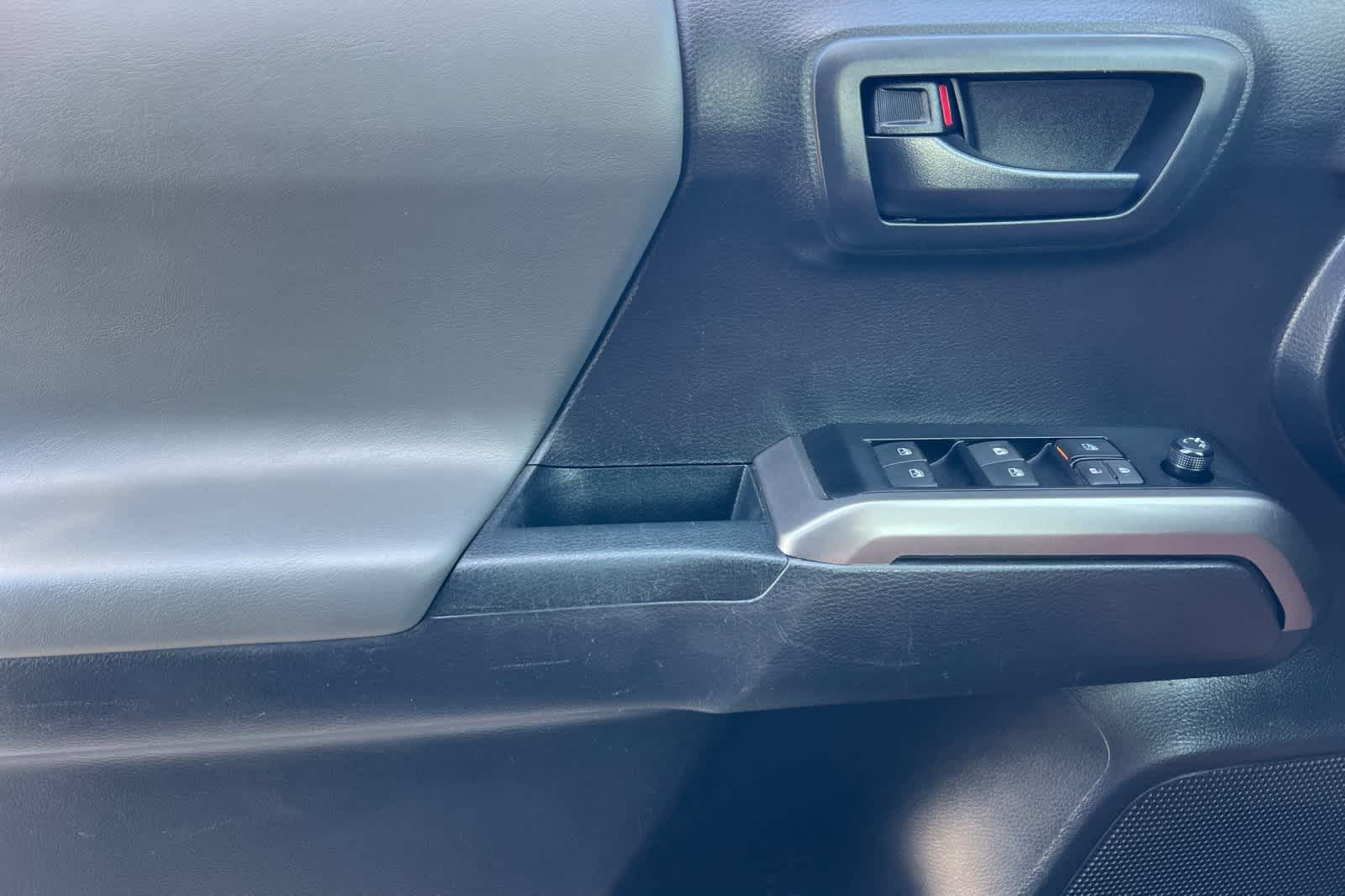 2022 Toyota Tacoma SR5 13