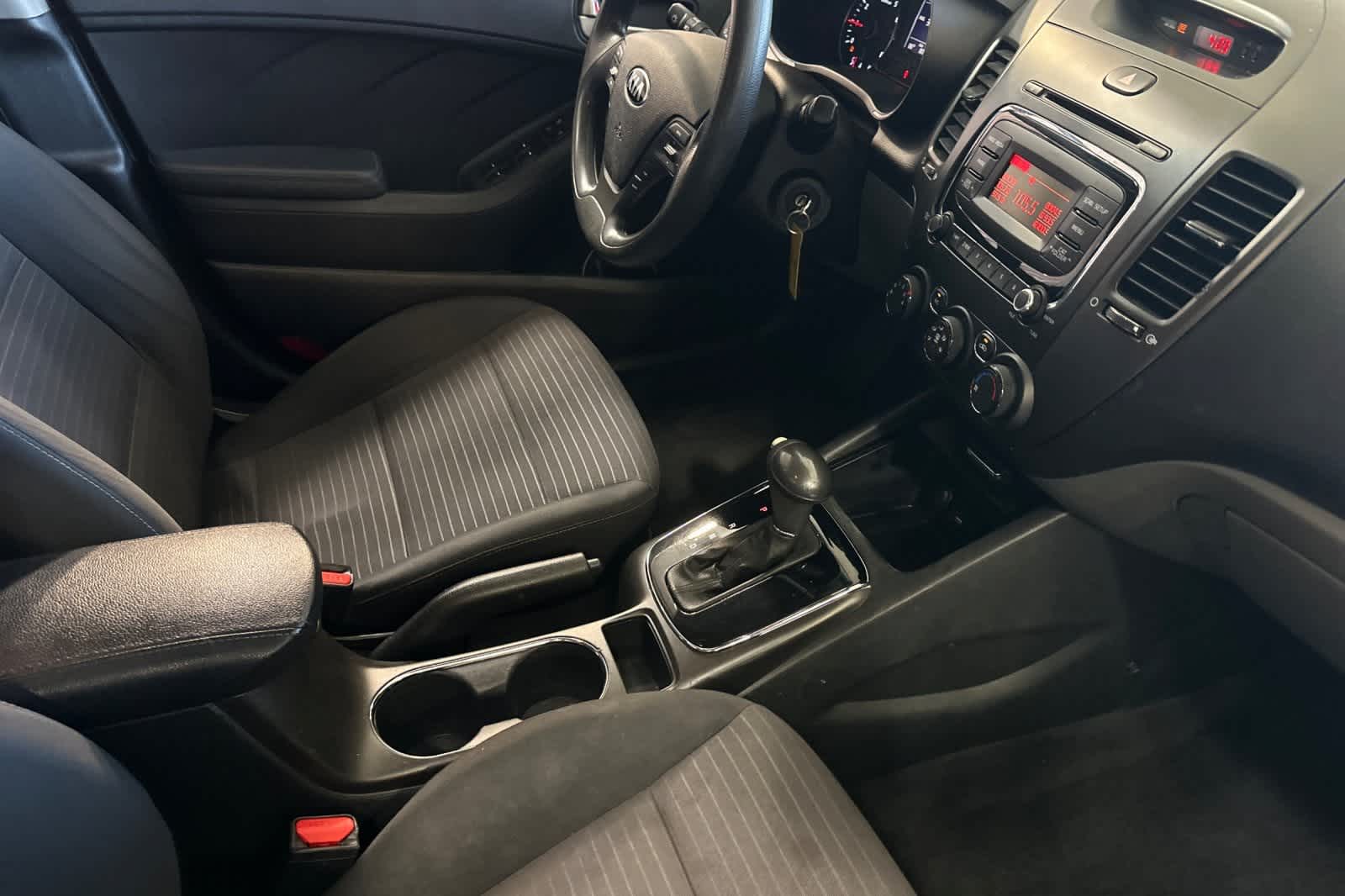 Thumbnail: 2017 Kia Forte - 18