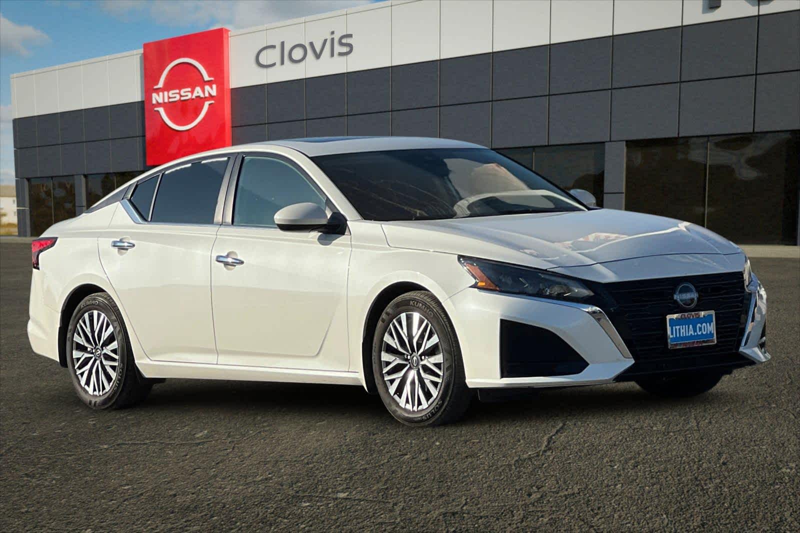 Thumbnail: 2024 Nissan Altima - 10