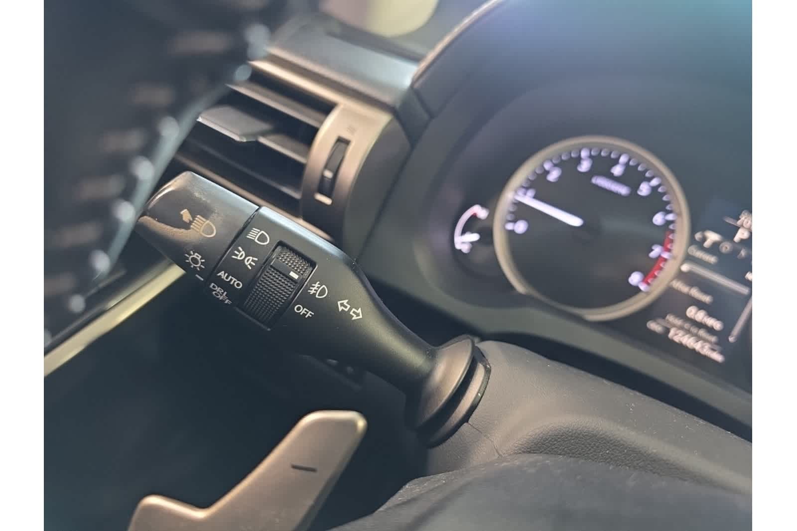 Thumbnail: 2014 Lexus IS - 28