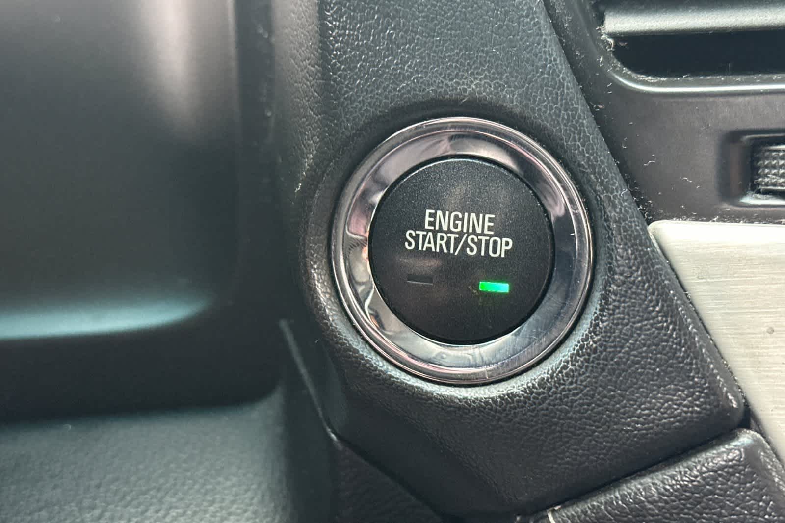 Thumbnail: 2015 GMC Yukon - 31