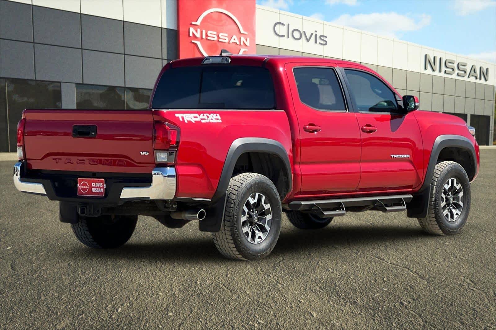 Thumbnail: 2019 Toyota Tacoma - 3