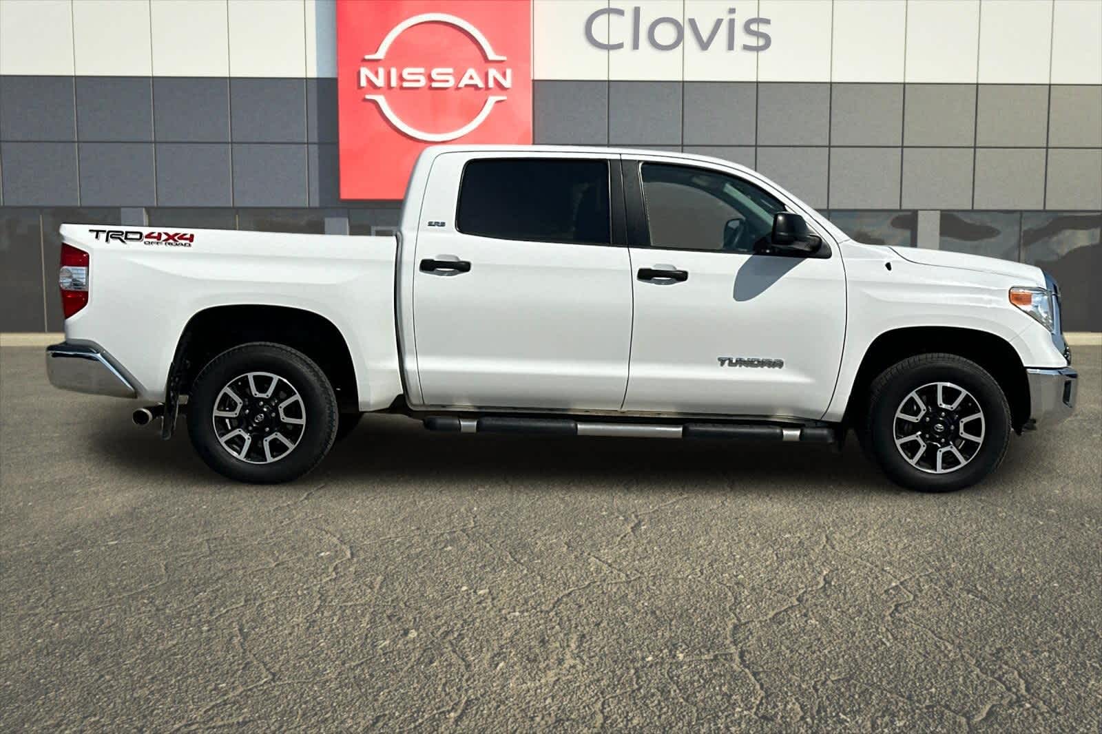 Thumbnail: 2016 Toyota Tundra - 9