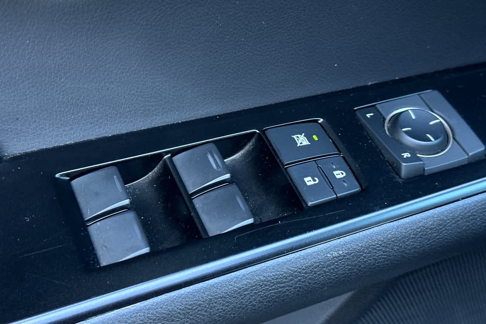 Thumbnail: 2021 Lexus UX - 16