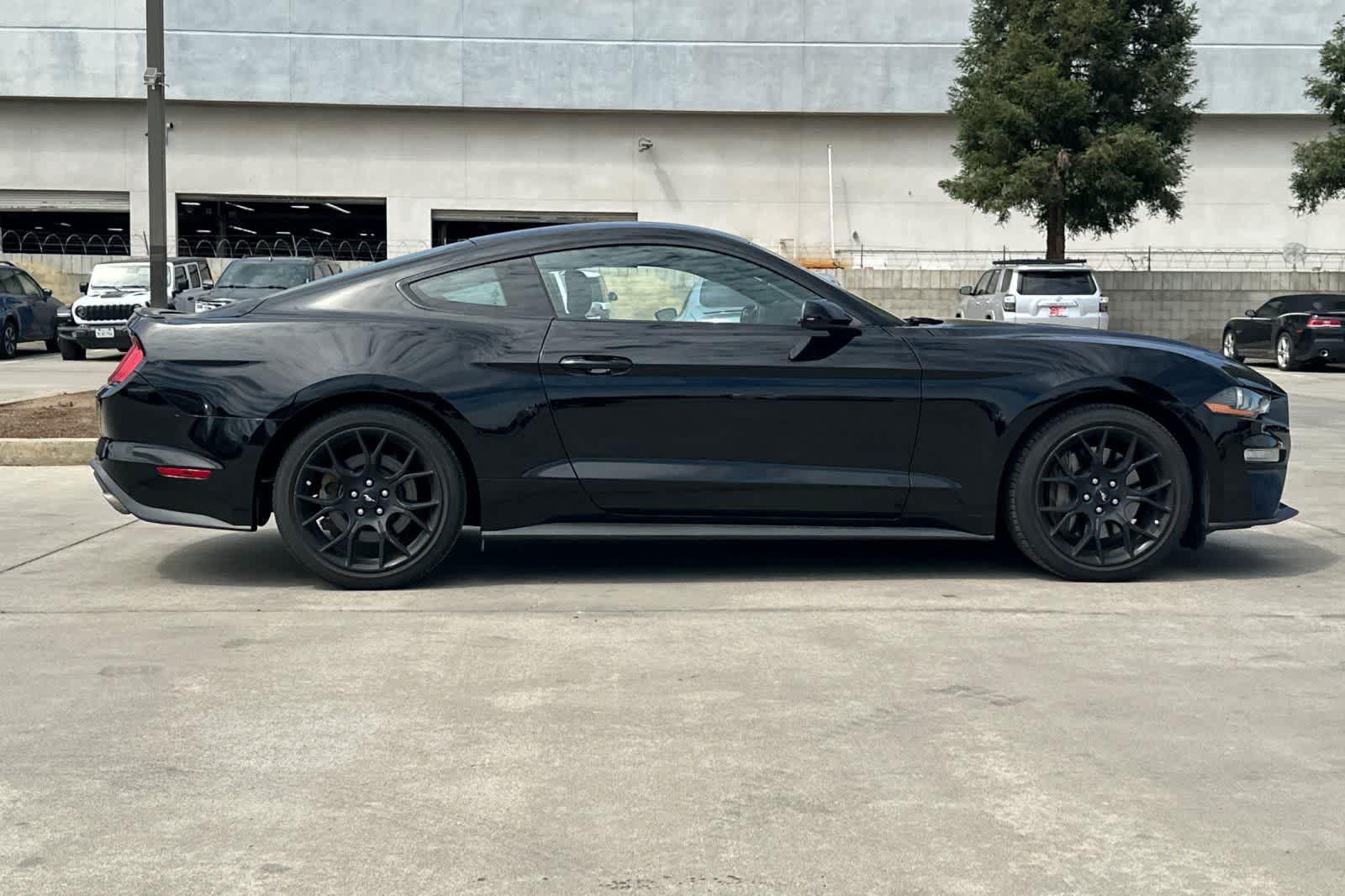 Thumbnail: 2018 Ford Mustang - 9