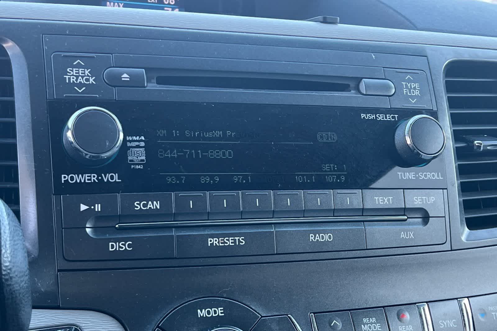 Thumbnail: 2014 Toyota Sienna - 20