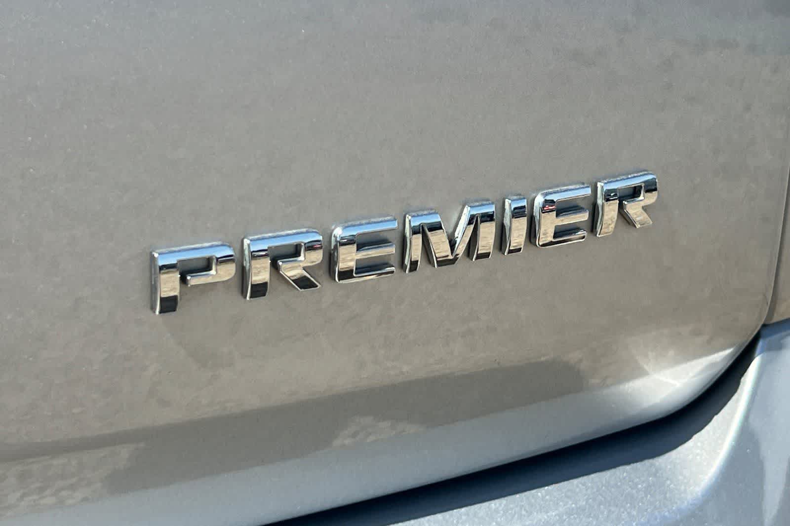 Thumbnail: 2020 Chevrolet Traverse - 17