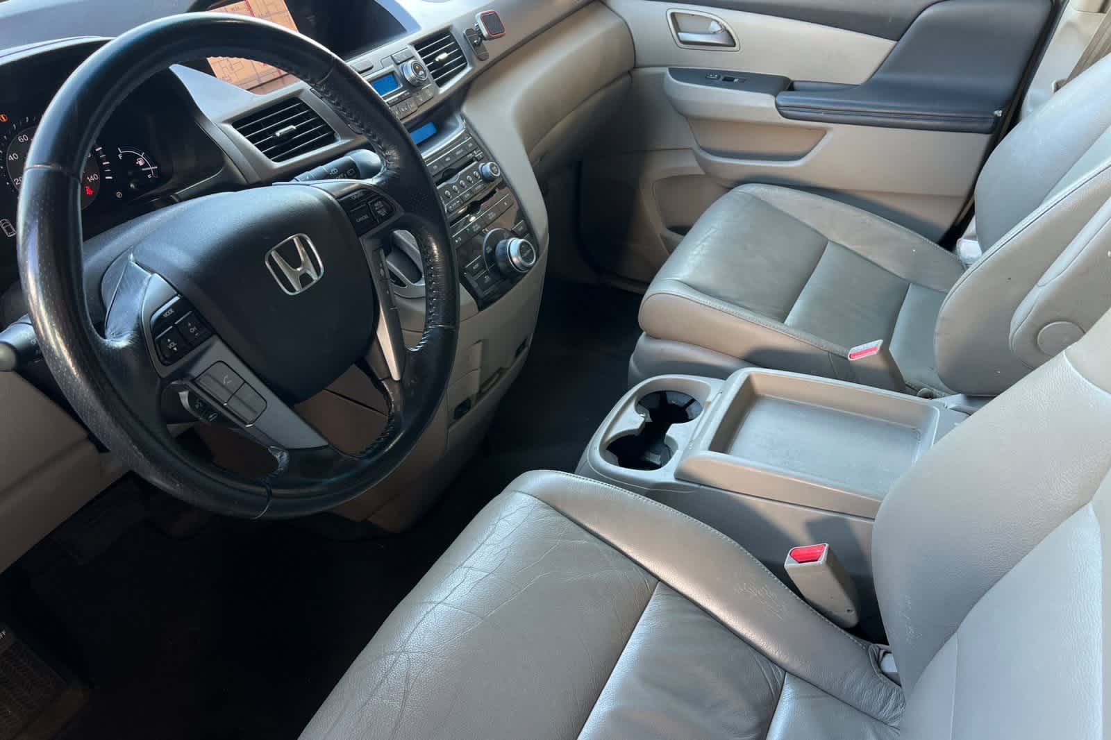 Thumbnail: 2011 Honda Odyssey - 14
