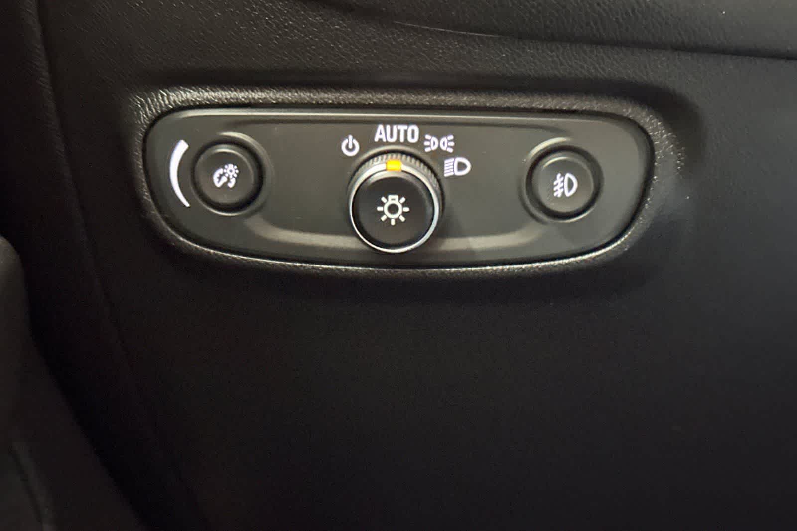 Thumbnail: 2021 Chevrolet Equinox - 33