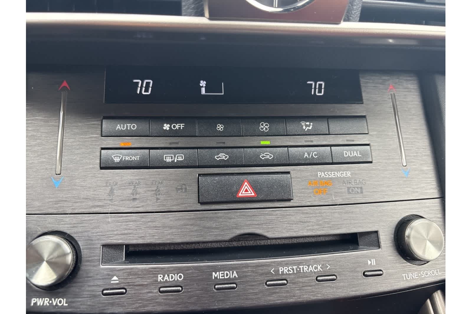 Thumbnail: 2019 Lexus IS - 18