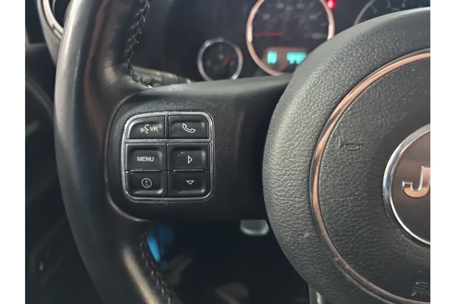 Thumbnail: 2017 Jeep Wrangler - 22