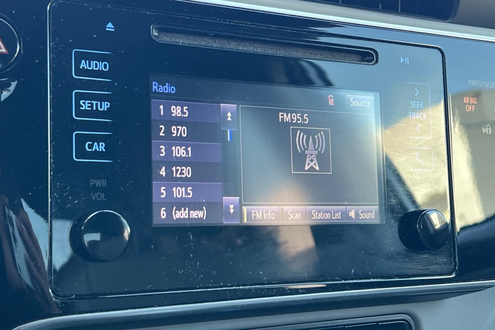 Thumbnail: 2017 Toyota Corolla - 18