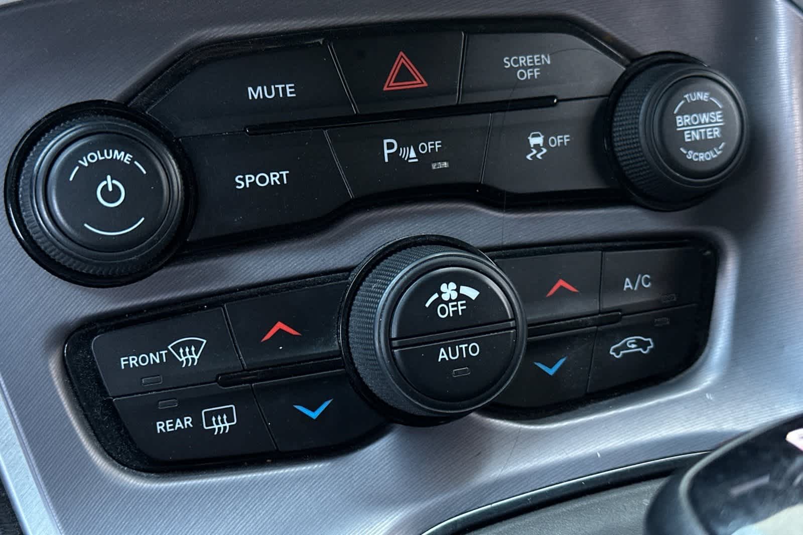 Thumbnail: 2019 Dodge Challenger - 22