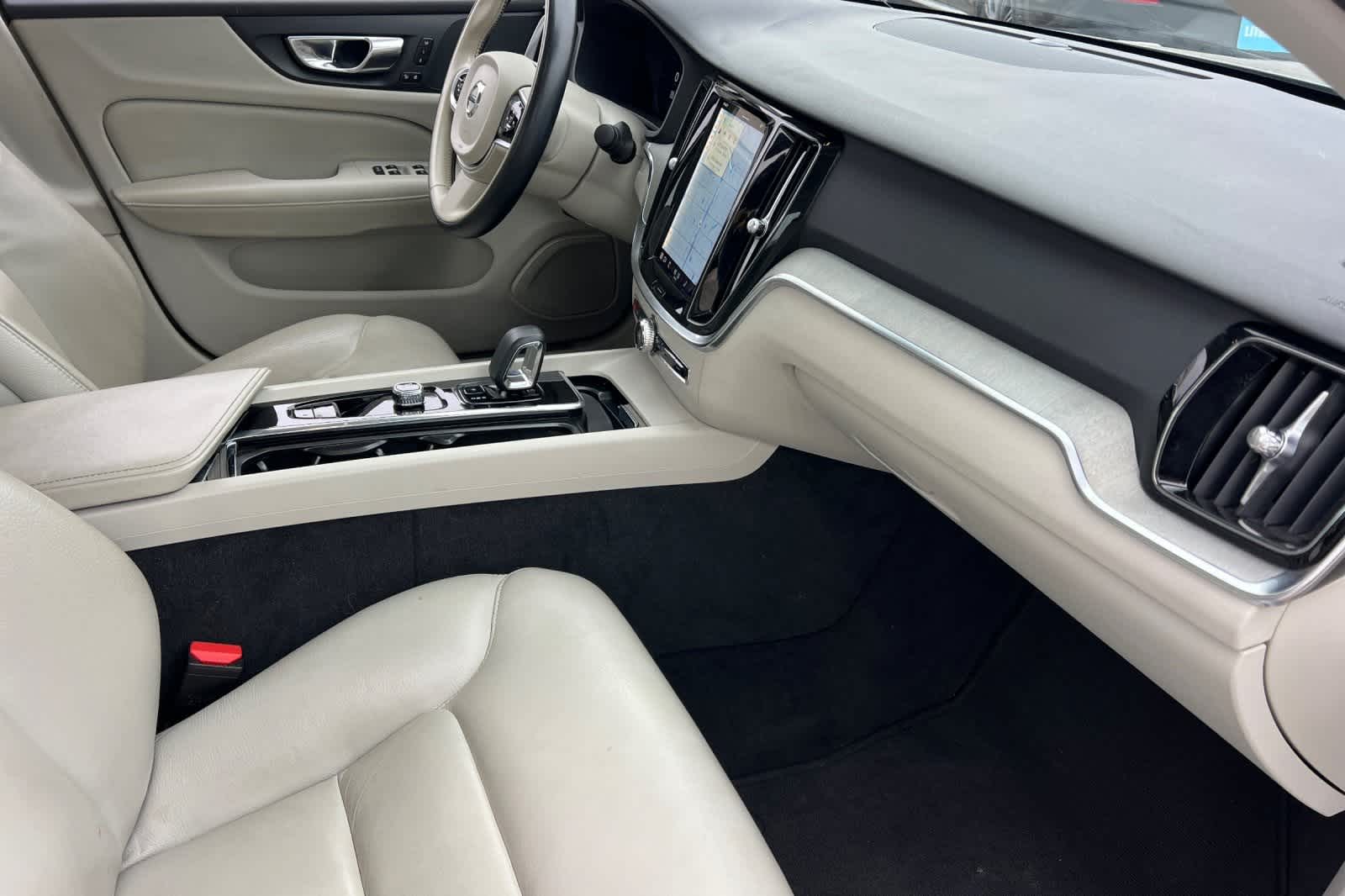 Thumbnail: 2024 Volvo S60 - 16