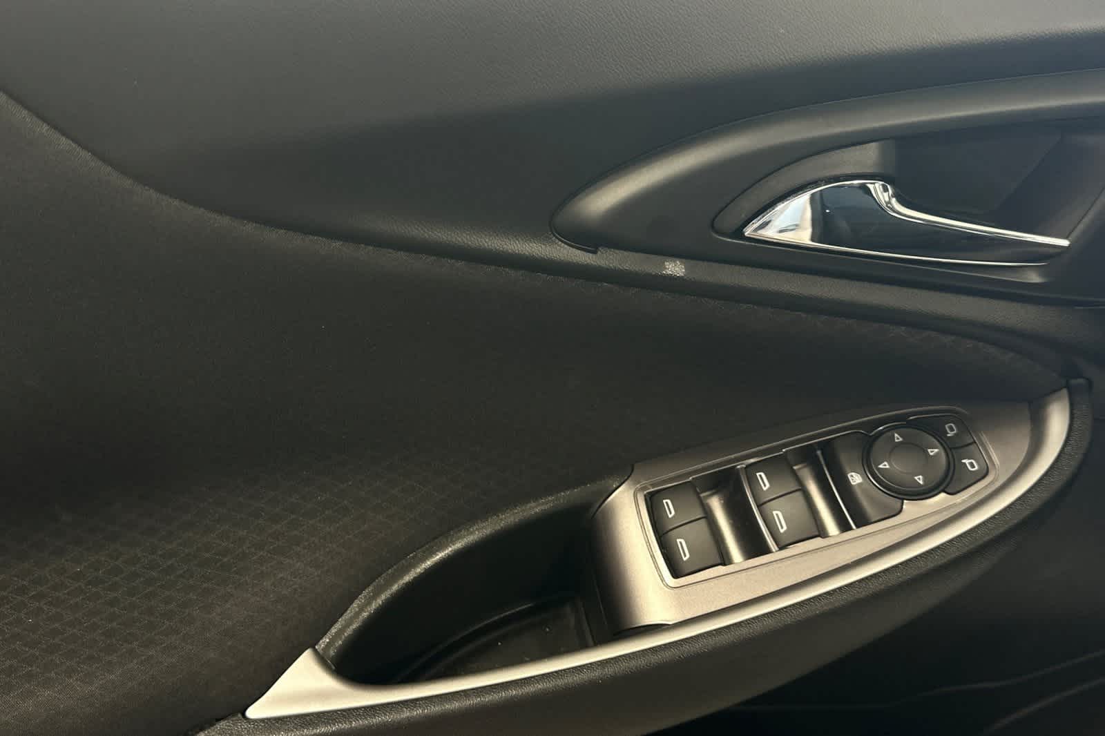 Thumbnail: 2021 Chevrolet Malibu - 15