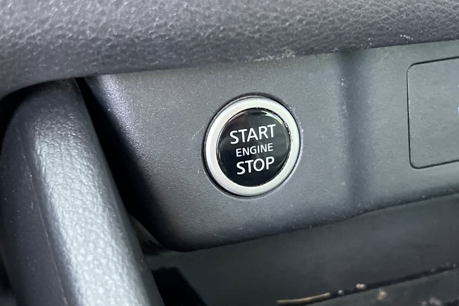 Thumbnail: 2023 Nissan Rogue - 25