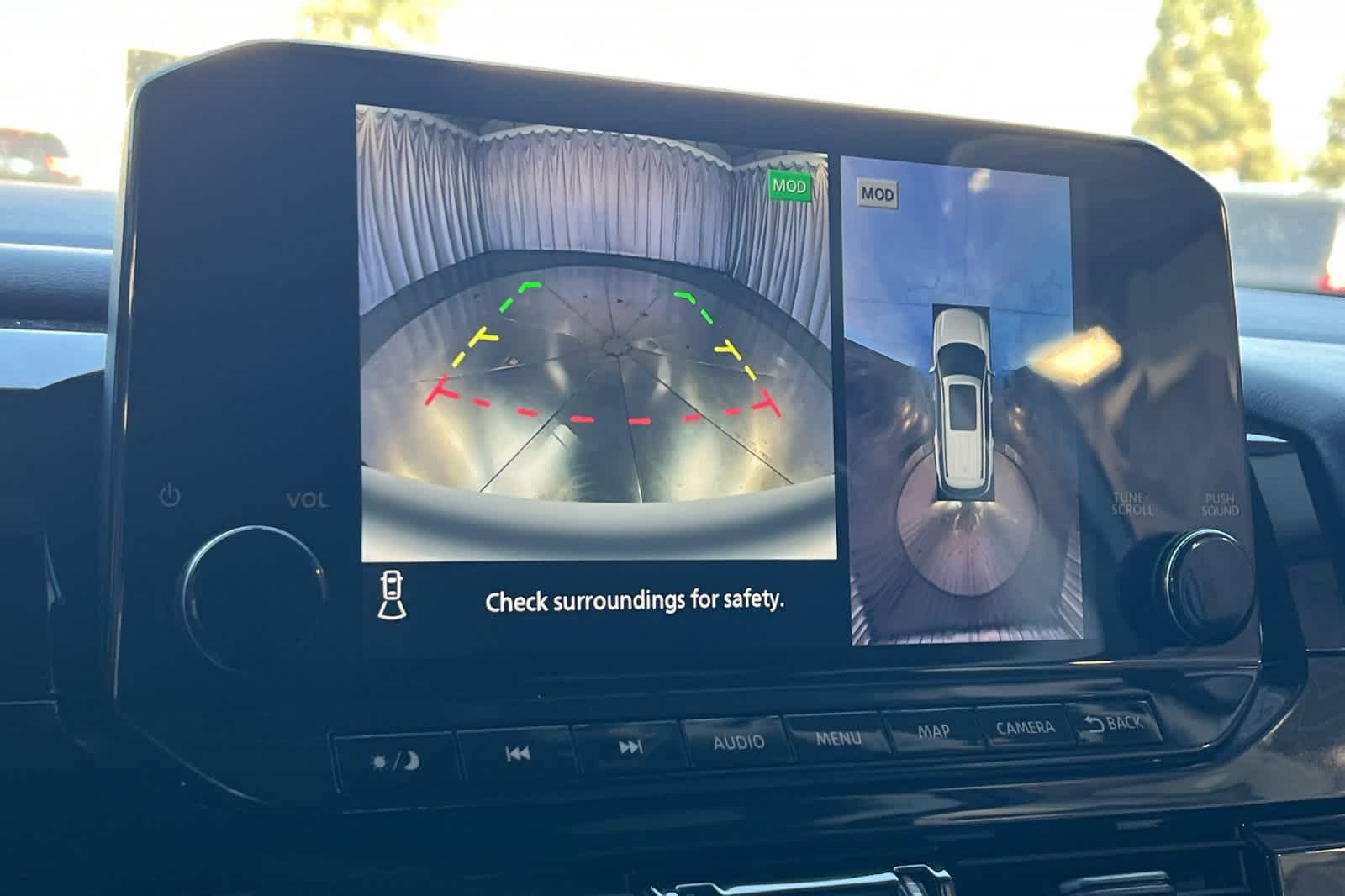 Thumbnail: 2023 Nissan Pathfinder - 21