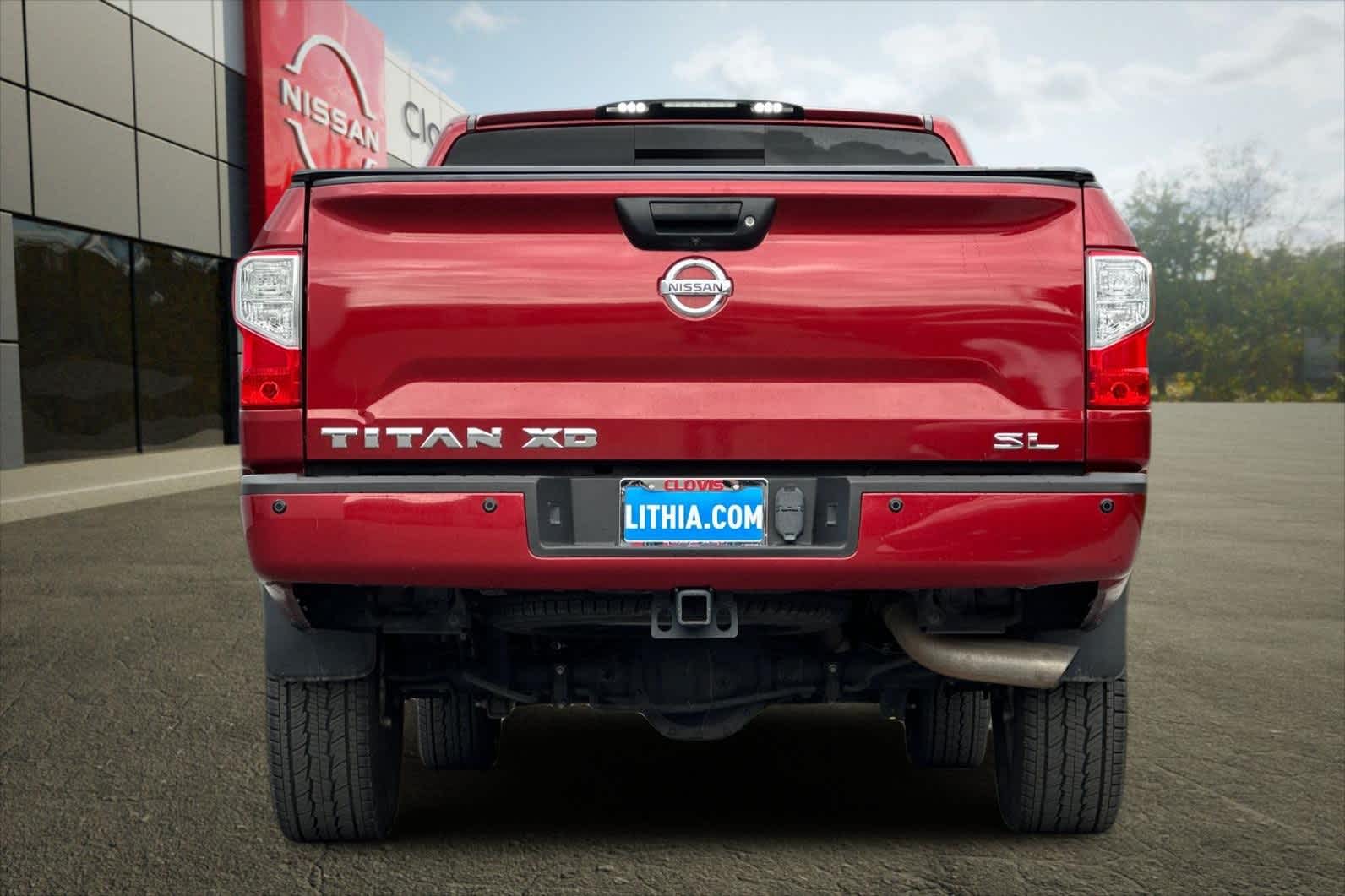 2017 Nissan Titan SL 8