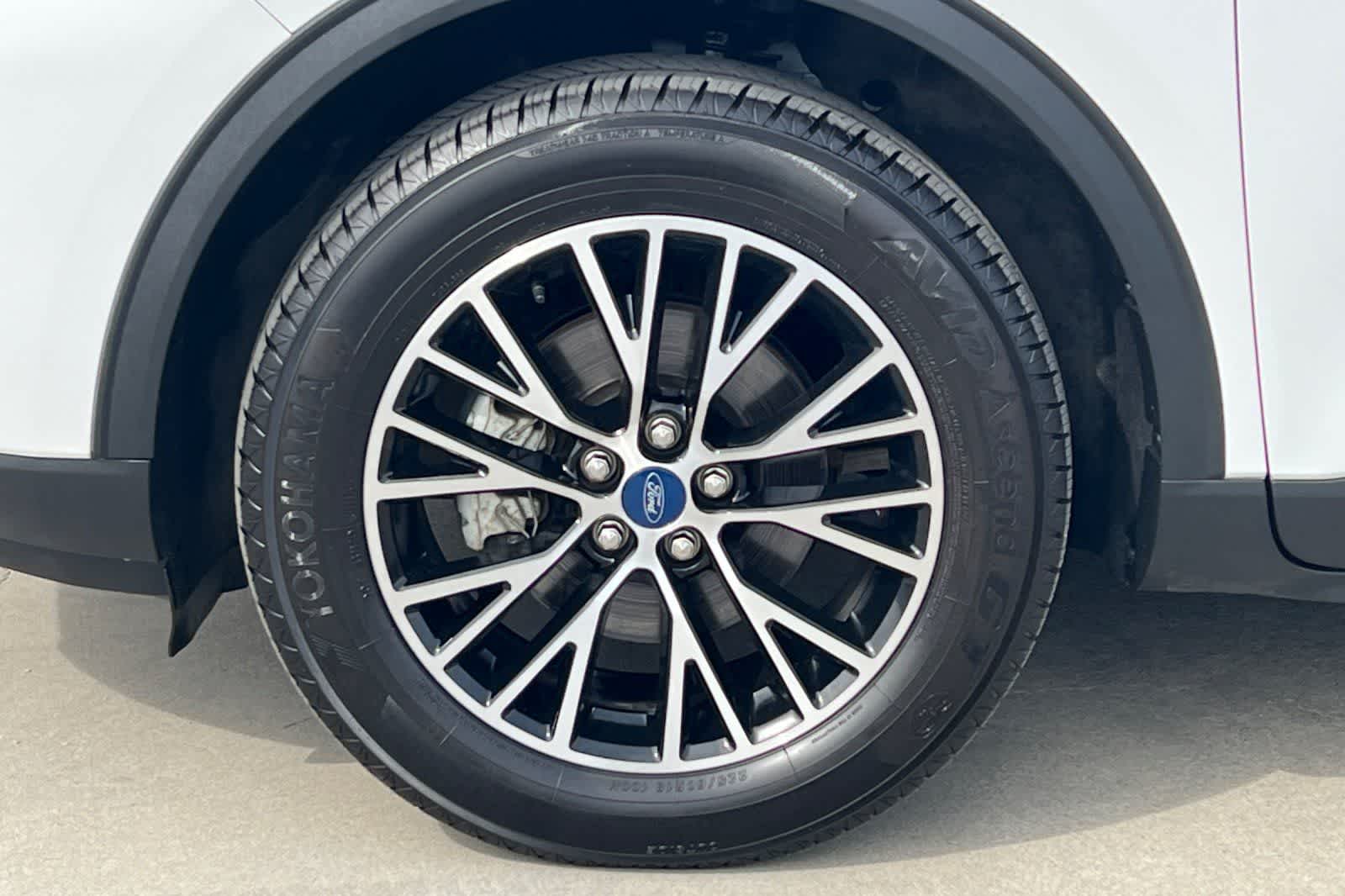 Thumbnail: 2022 Ford Escape - 36