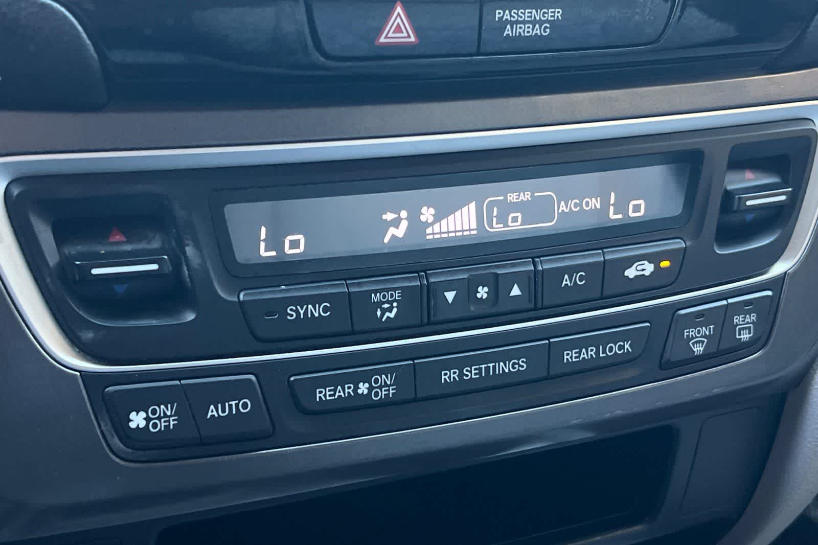 Thumbnail: 2016 Honda Pilot - 25