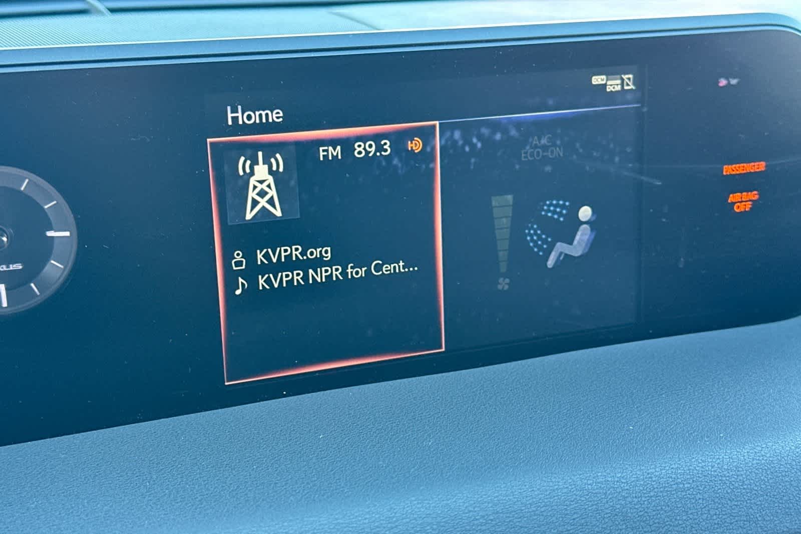 Thumbnail: 2021 Lexus UX - 21