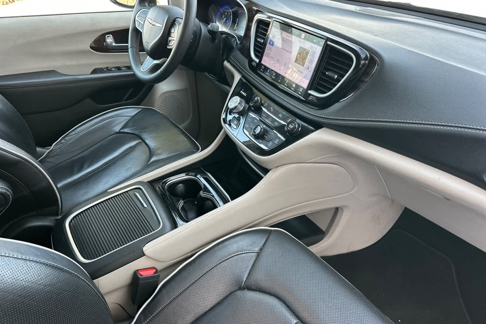 Thumbnail: 2023 Chrysler Pacifica - 18