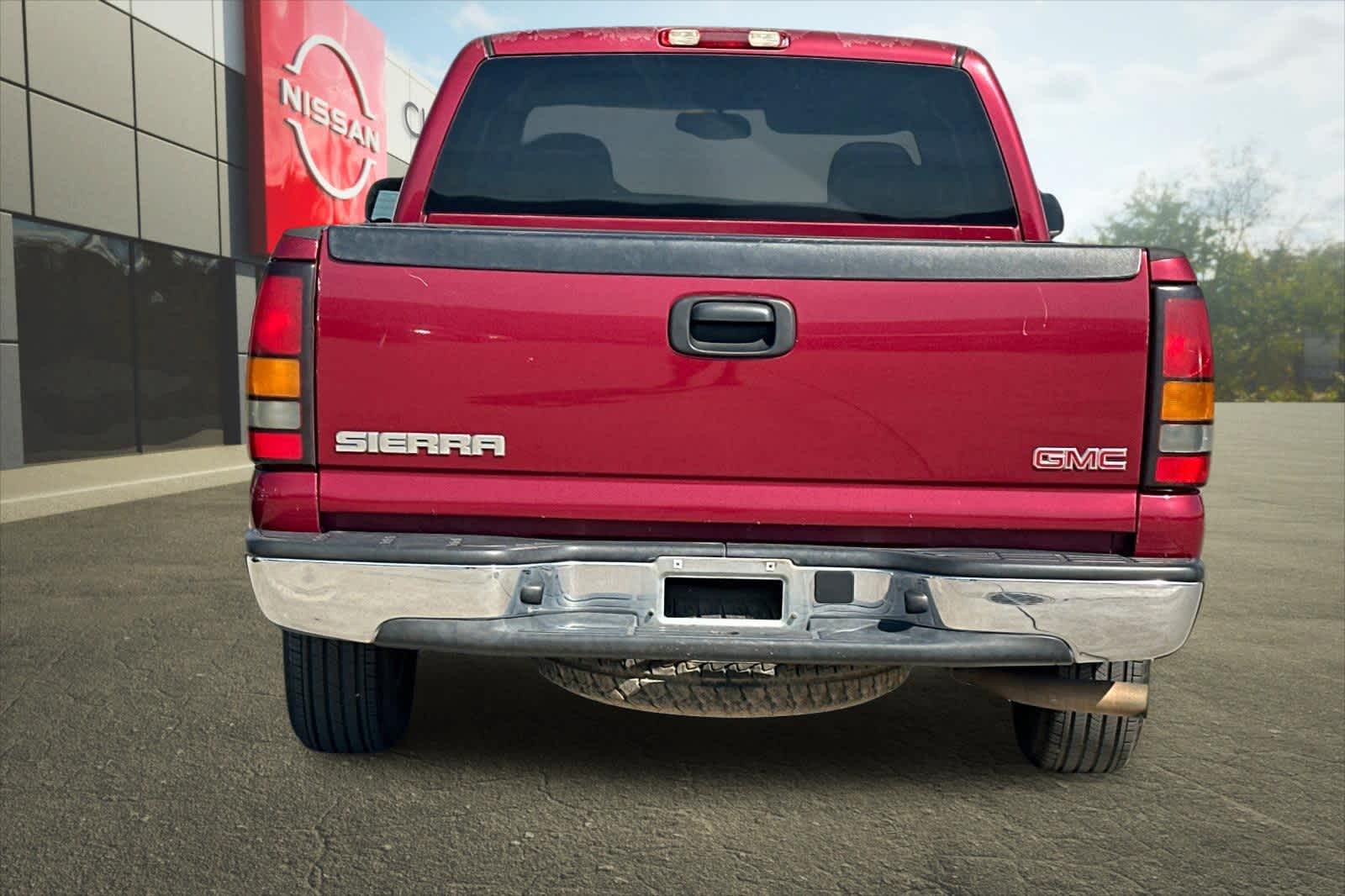 Thumbnail: 2005 GMC Sierra 1500 - 8