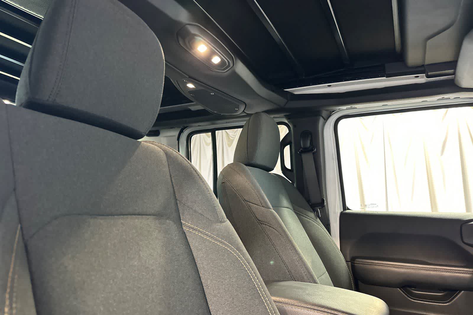 Thumbnail: 2025 Jeep Wrangler - 19