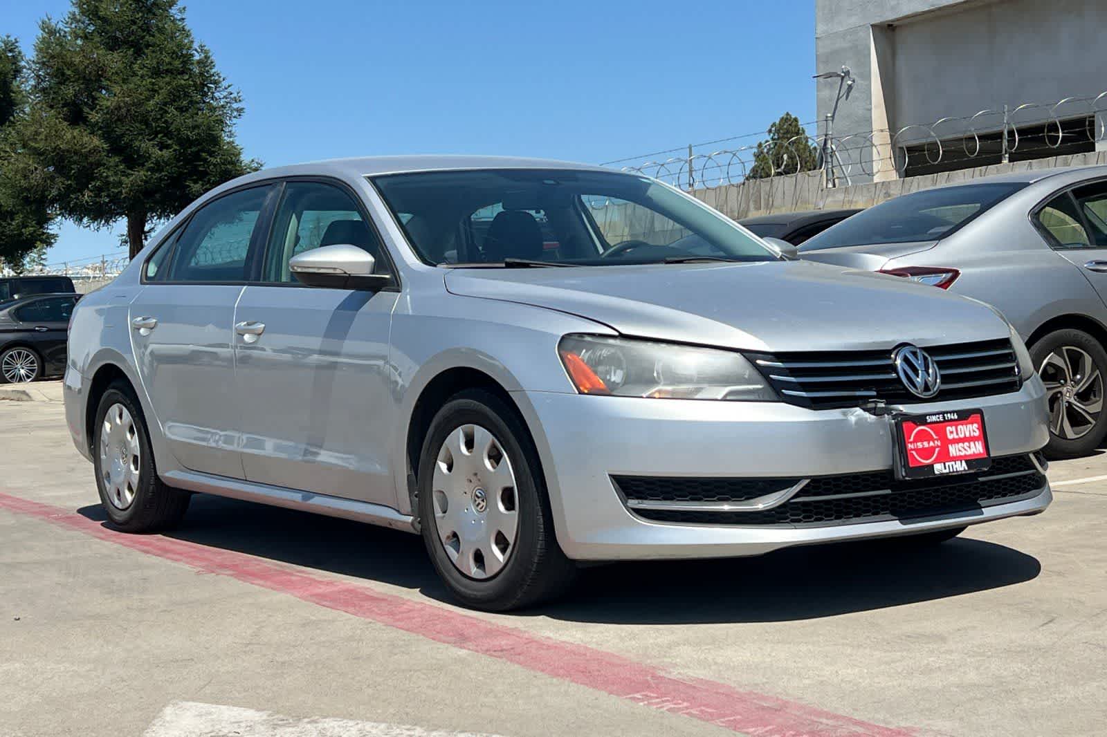 Thumbnail: 2012 Volkswagen Passat - 10