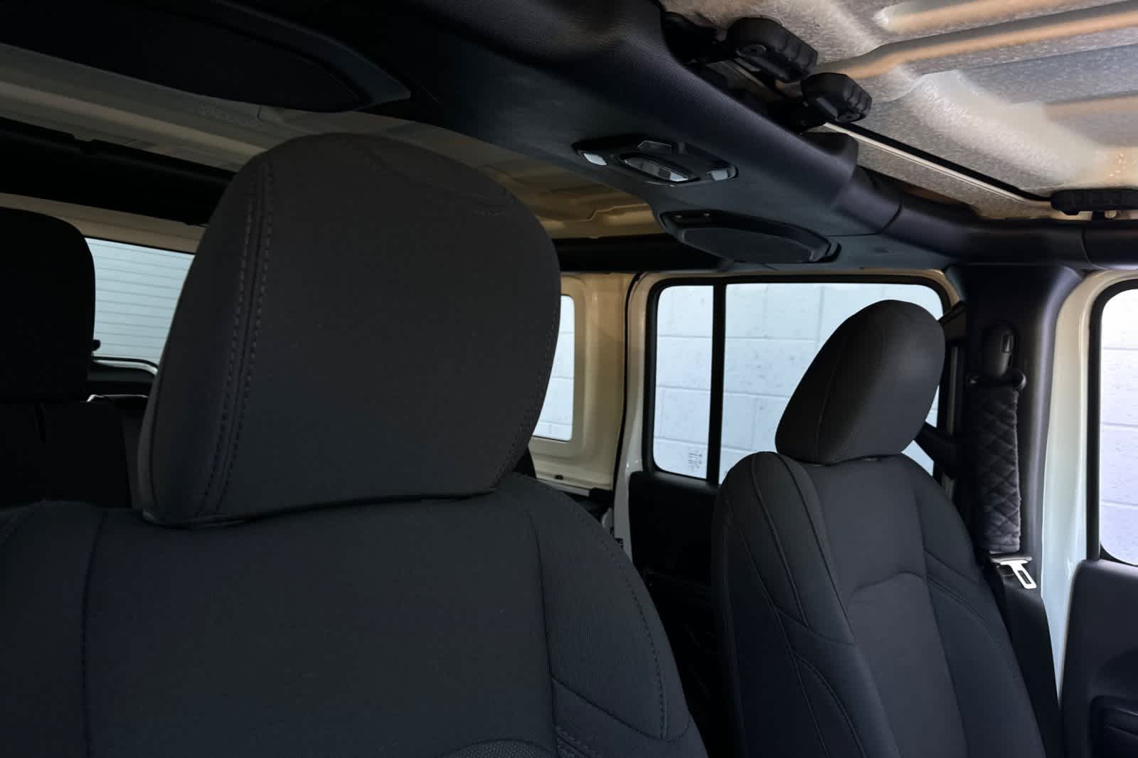 Thumbnail: 2018 Jeep Wrangler - 19