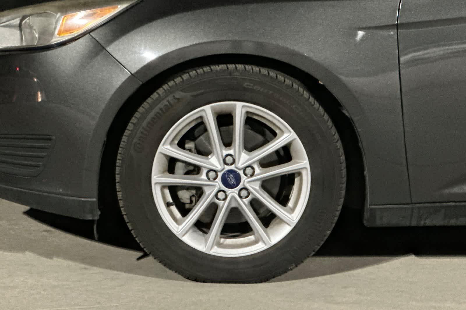 Thumbnail: 2017 Ford Focus - 32