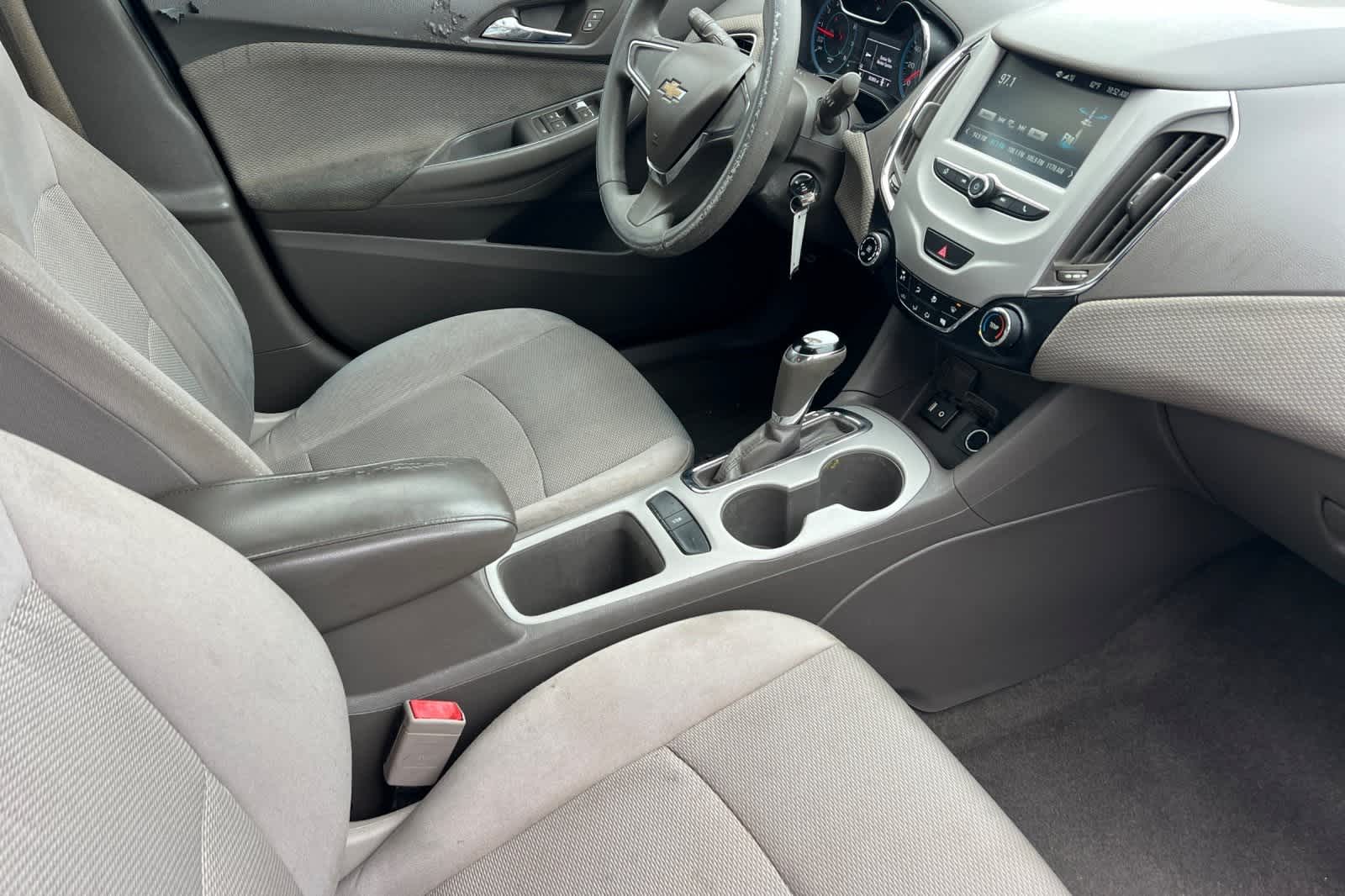 Thumbnail: 2017 Chevrolet Cruze - 16