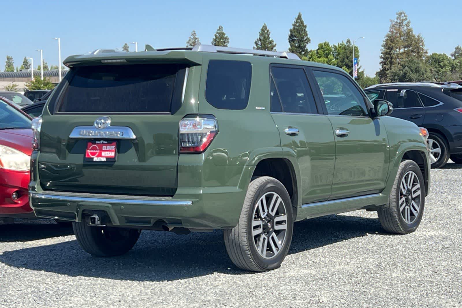 Thumbnail: 2022 Toyota 4Runner - 3