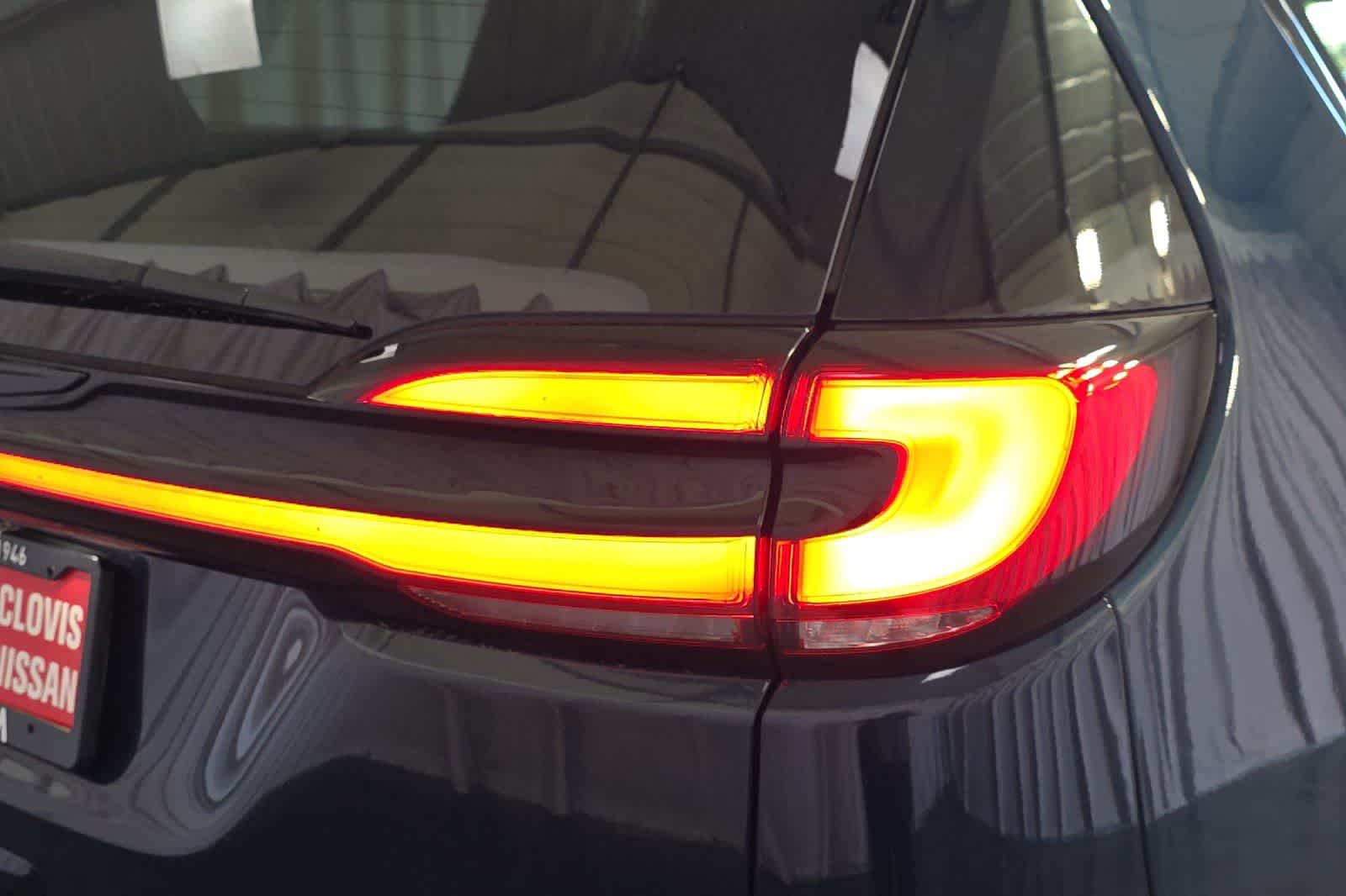 Thumbnail: 2022 Chrysler Pacifica - 13