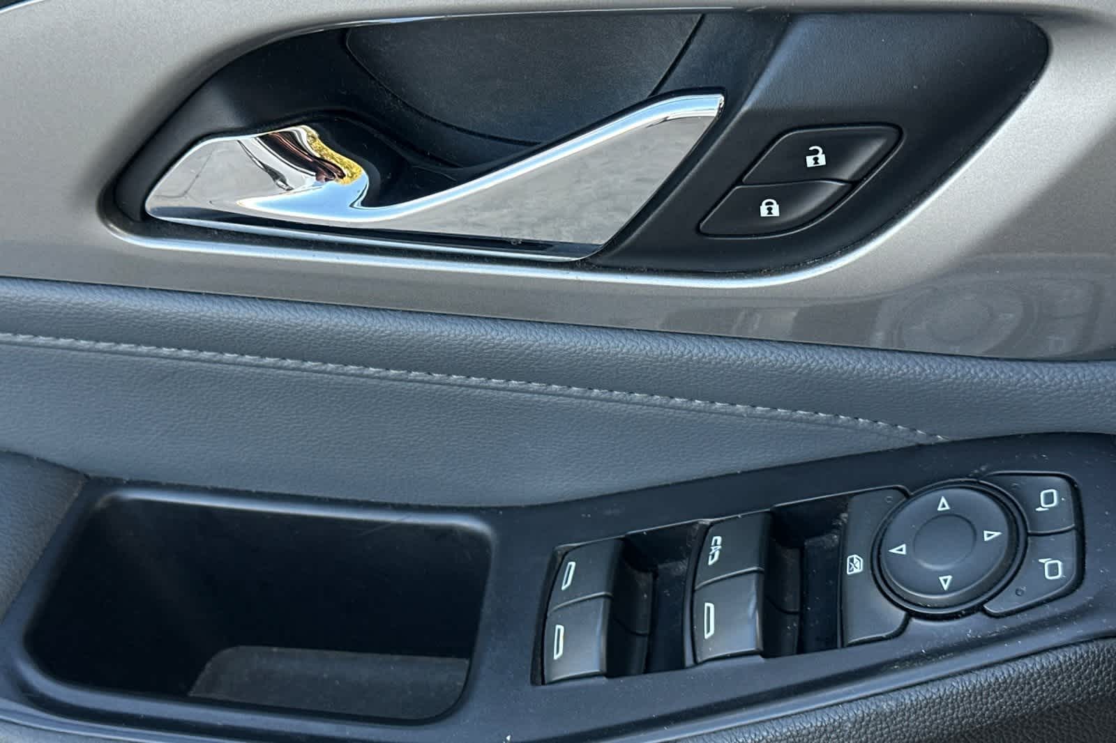 Thumbnail: 2019 Chevrolet Traverse - 13